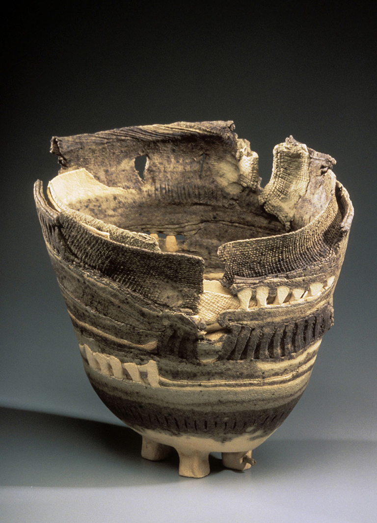 03 SusanEisen Ves Craterclay,12'Hx12x812