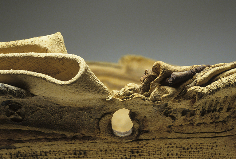 09a SusanEisen Ves InTheWadi Detailclay,8 12' H X 18 X 22